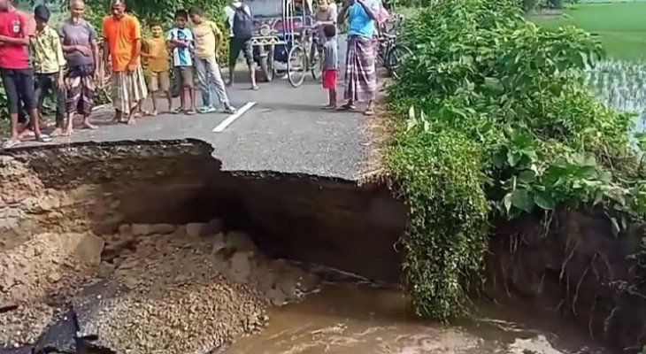 লালমনিরহাটে আকস্মিক বন্যায় নিম্নাঞ্চল প্লাবিত, দুর্ভোগে ২ হাজার পরিবার