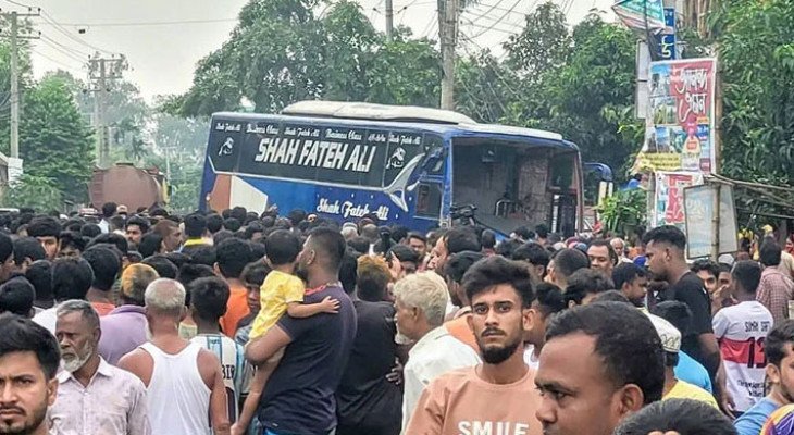বগুড়ায় বাসচাপায় ৬ শ্রমিক নিহত