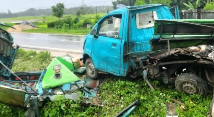 কক্সবাজারে বাস-লেগুনার মুখোমুখি সংঘর্ষে নিহত ৪
