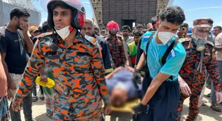 সীতাকুণ্ডে বিষাক্ত গ্যাসে নিহত ৯ শ্রমিকের মরদেহ স্বজনদের কাছে হস্তান্তর
