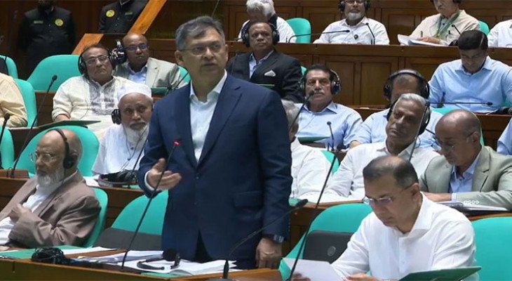 মির্জা ফখরুলের চেয়ারে সালাহউদ্দিন আহমদ, কী বার্তা দিল বিএনপি?