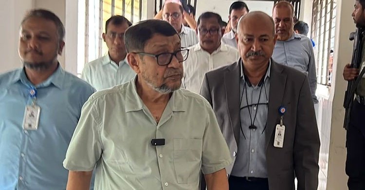 শরীয়তপুরে হাসপাতাল পরিদর্শনে স্বাস্থ্যমন্ত্রী: দুই ক্লিনিক বন্ধ, দুই চিকিৎসককে শোকজ