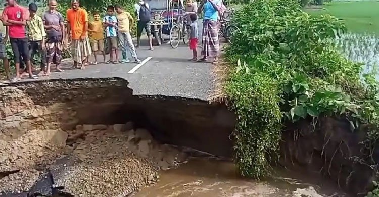 লালমনিরহাটে আকস্মিক বন্যায় নিম্নাঞ্চল প্লাবিত, দুর্ভোগে ২ হাজার পরিবার