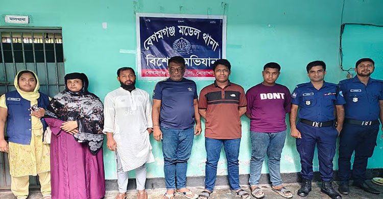 তরুণীদের আটকে পর্নোগ্রাফি তৈরি, স্বামী-স্ত্রী ও দুই ছেলেসহ গ্রেপ্তার ৫