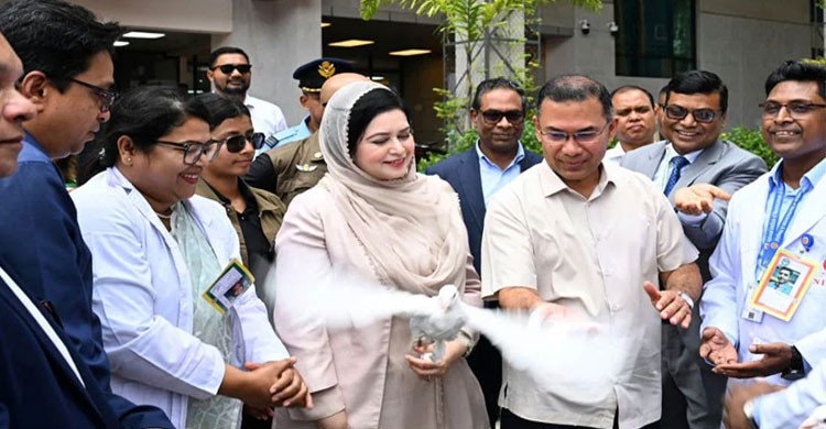 দরিদ্র ও প্রান্তিক মানুষের কাছে চিকিৎসাসেবা পৌঁছে দিতে কাজ করছে সরকার: প্রধানমন্ত্রী