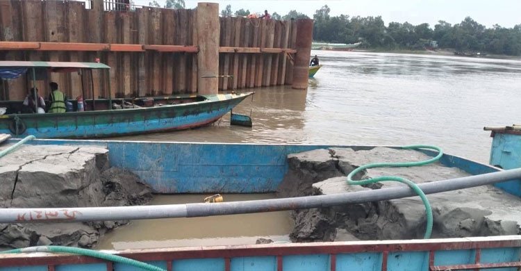 যমুনা নদী থেকে অবৈধ বালু উত্তোলন, ৩ জনকে সাড়ে ৪ লাখ টাকা জরিমানা