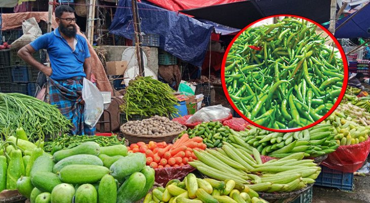রাজধানীতে সবজির বাজারে অগ্নিমূল্য, কাঁচামরিচ বিক্রি ৪০০ টাকা কেজি