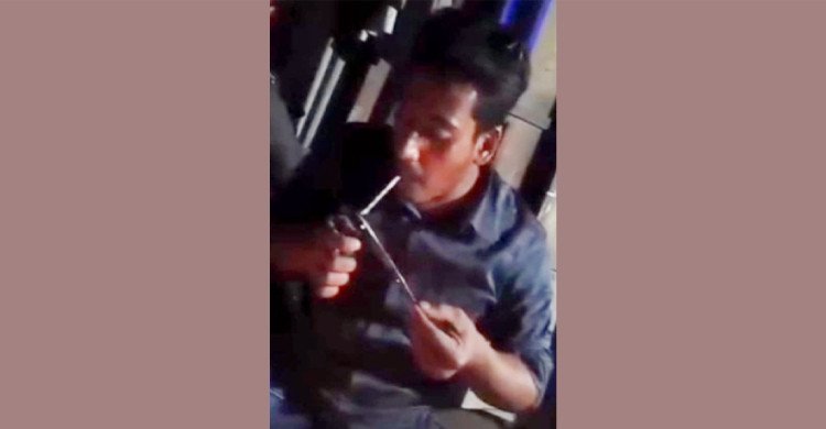 ইয়াবা সেবনের ভিডিও ভাইরালের পর বাকেরগঞ্জে ছাত্রদল সভাপতিকে অব্যাহতি