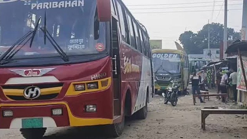শ্রমিকদের সংঘর্ষ, চুয়াডাঙ্গার সব রুটে বাস ও মিনিবাস চলাচল বন্ধ
