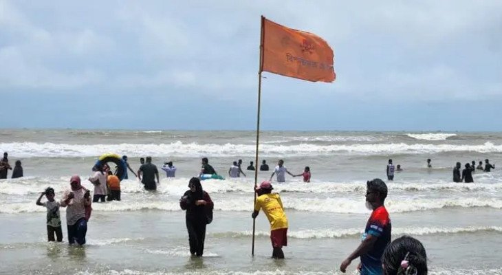 কক্সবাজার সৈকতে গোসলে নেমে পর্যটকের মৃত্যু, আরও একজন নিখোঁজ