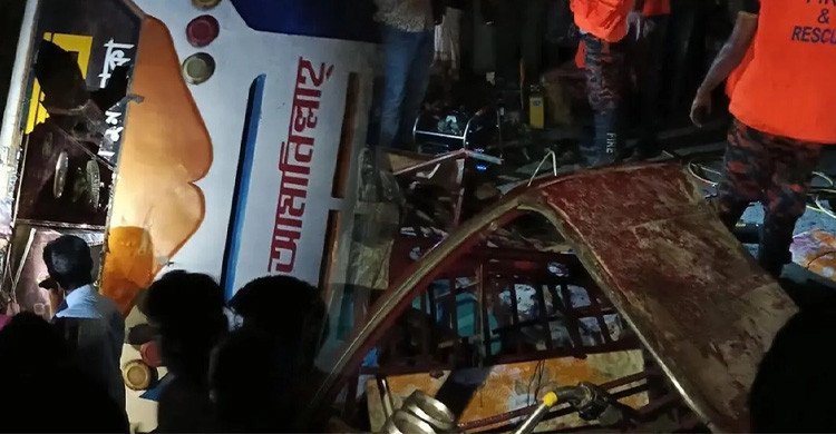 জামালপুরে বাসের ধাক্কায় অটোরিকশার ৪ যাত্রী নিহত