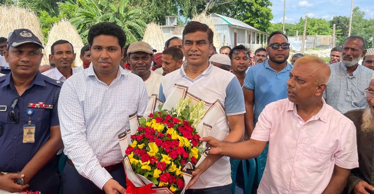 রাজিবপুরে নদীভাঙন এলাকা ঘুরে দেখলেন পানি সম্পদ প্রতিমন্ত্রী