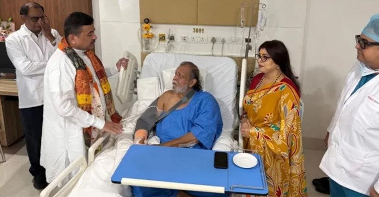 হাসপাতালে ভর্তি মিঠুন চক্রবর্তী, দেখতে গেলেন শুভেন্দু অধিকারী