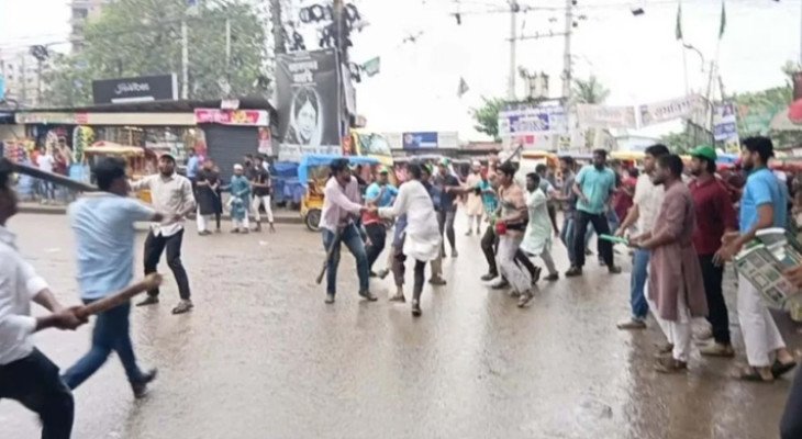 নারায়ণগঞ্জে ছাত্রদল-শিবির সংঘর্ষ, আহত অন্তত ২০