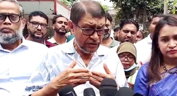সরকারি হাসপাতালের সামনে ক্লিনিকের অনুমোদন বন্ধের ঘোষণা স্বাস্থ্যমন্ত্রীর