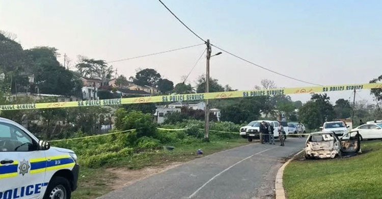 দক্ষিণ আফ্রিকায় বাড়িতে বন্দুক হামলা, গর্ভবতী নারীসহ নিহত ১১