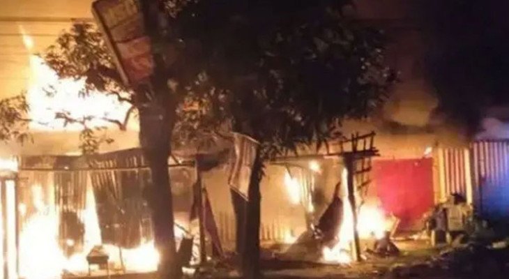 রাউজানে গভীর রাতে ভয়াবহ আগুন, পুড়ে ছাই চার দোকান