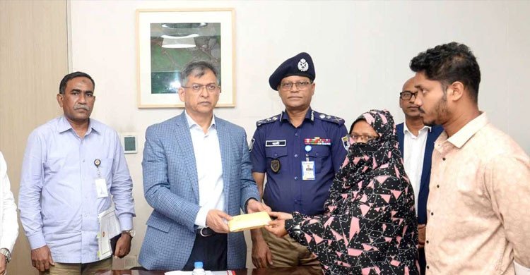 এসআই আলতাফ হত্যা: জড়িতদের দ্রুত গ্রেপ্তারের নির্দেশ স্বরাষ্ট্রমন্ত্রীর