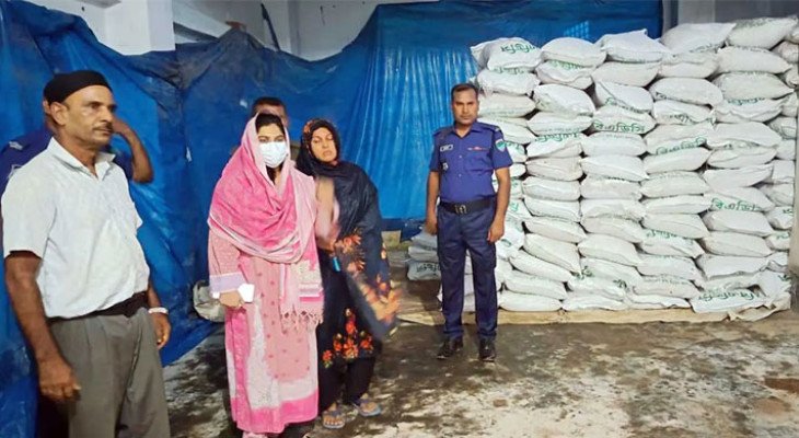 চুয়াডাঙ্গার জীবননগরে ৪০৩ বস্তা সরকারি DAP সার জব্দ
