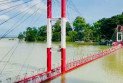 রাঙামাটির ঝুলন্ত সেতু এখনো পানির নিচে, ভরা মৌসুমেও পর্যটকশূন্য পর্যটনকেন্দ্র