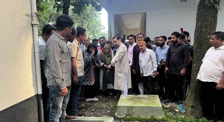 ডেঙ্গু প্রতিরোধে পরিচ্ছন্নতা অভিযানে তথ্য প্রতিমন্ত্রী