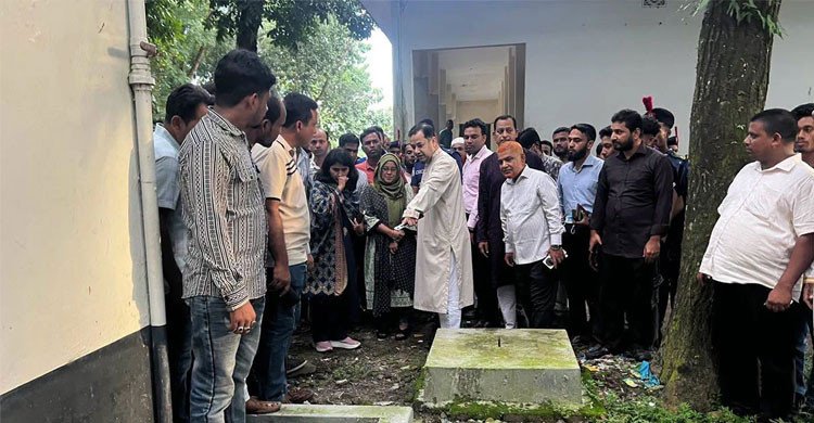 ডেঙ্গু প্রতিরোধে পরিচ্ছন্নতা অভিযানে তথ্য প্রতিমন্ত্রী