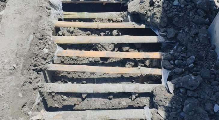 টাঙ্গাইলে ১০ কোটি টাকা ব্যয়ে সেতু নির্মাণে ‘রডের বদলে বাঁশ ব্যবহার’ ক্ষুদ্ধ এলাকাবাসী 