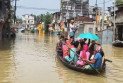 ঘাটালে ভয়াবহ বন্যা পরিস্থিতি, পানির নিচে শহর-গ্রাম; চরম দুর্ভোগে মানুষ