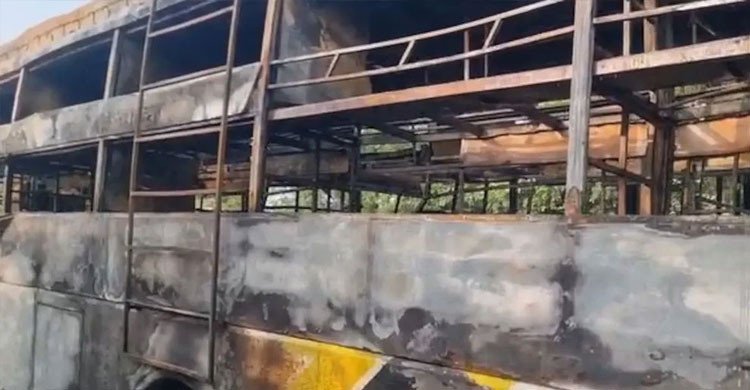 ঘুমন্ত যাত্রীদের মধ্যে হঠাৎ আগুন, গ্রেটার নয়ডায় স্লিপার বাসে নিহত ৯