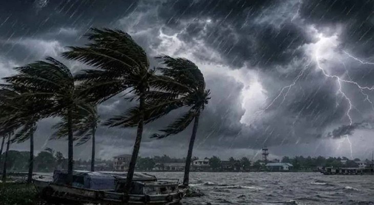দুপুরের মধ্যে দেশের ৭ জেলায় বজ্রবৃষ্টির আভাস