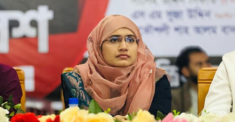 স্বামীর অসুস্থতার কথা জানিয়ে সবার কাছে দোয়া চাইলেন সামান্থা শারমিন