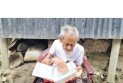 ১২৩ বছর বয়সেও চশমা ছাড়াই কোরআন পড়েন আব্বাস প্রামাণিক