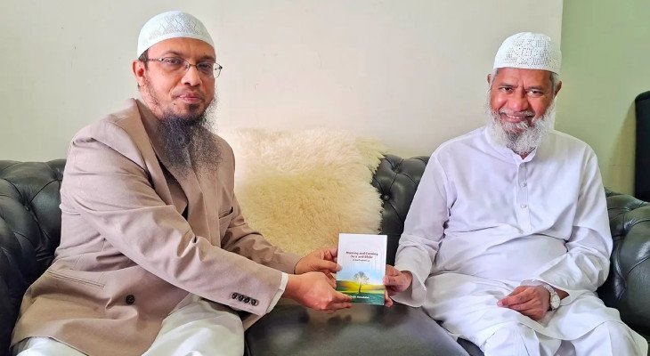 মালয়েশিয়ায় জাকির নায়েকের সঙ্গে আহমাদুল্লাহর সাক্ষাৎ