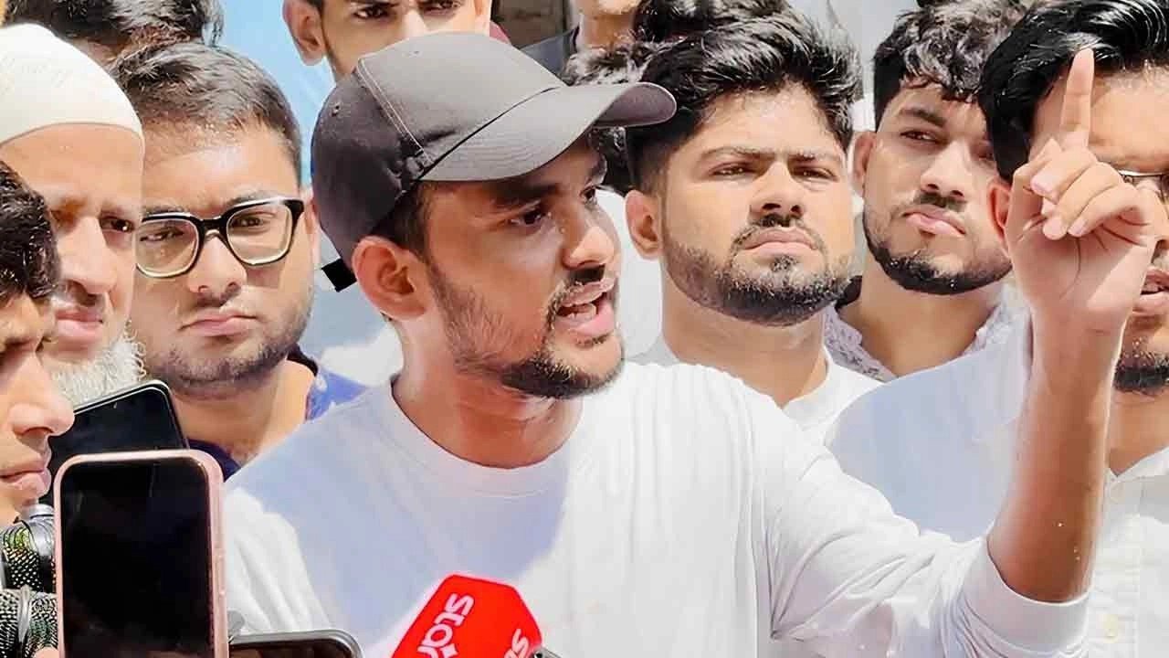রাড্ডা ক্লিনিক দখল করতে দেওয়া হবে না, ধ্বংসস্তূপেই চলবে চিকিৎসা: আসিফ