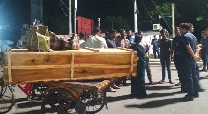 বেনাপোলে মৃত্যুর তিন দিন পর ছাড়পত্র, স্বামীর মরদেহ নিয়ে ভারতে ফিরলেন স্ত্রী
