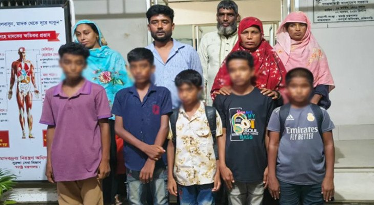 কৌতূহলের বশে বাড়ি থেকে বেরিয়ে দৌলতদিয়ায় গেল ৫ শিশু, অতঃপর...