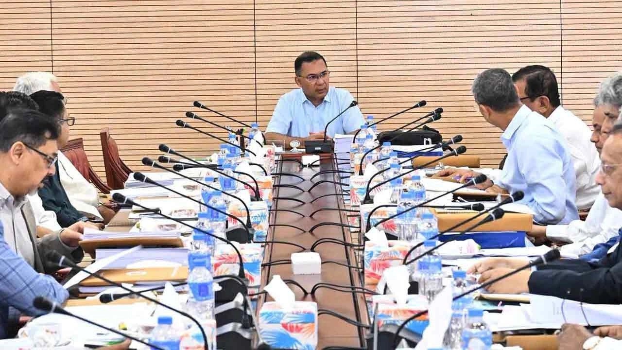 প্রধানমন্ত্রীর সভাপতিত্বে একনেক সভা চলছে