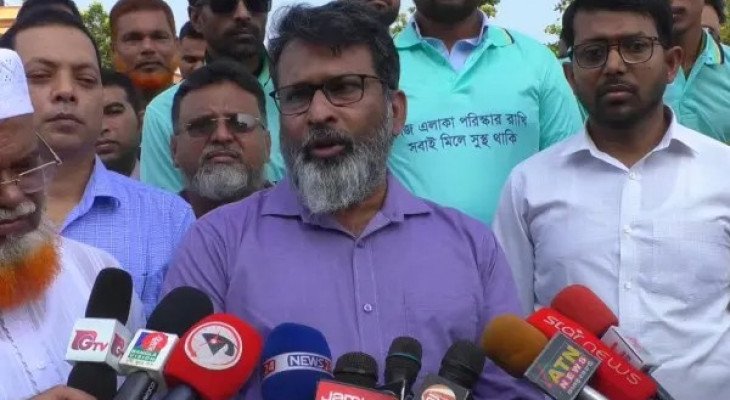 ‘এডিস মশা আগে দিনে কামড়ালেও বেয়াদবগুলো এখন রাতেও কামড়াচ্ছে’