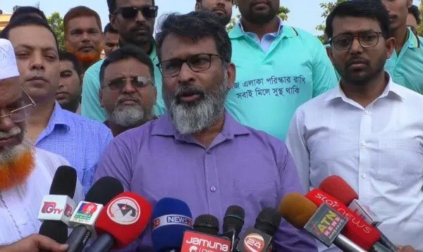 ‘এডিস মশা আগে দিনে কামড়ালেও বেয়াদবগুলো এখন রাতেও কামড়াচ্ছে’