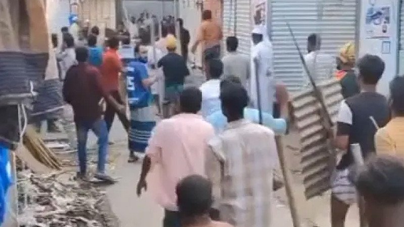 কিশোরগঞ্জে বরযাত্রীর গাড়ি আটকে ‘মিষ্টির টাকা’ দাবি, সংঘর্ষে বরসহ আহত ৫০