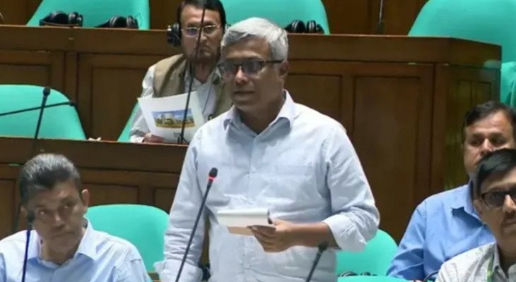 তীব্র লোডশেডিংয়ে দেশবাসীর কাছে ক্ষমা চাইলেন বিদ্যুৎ প্রতিমন্ত্রী