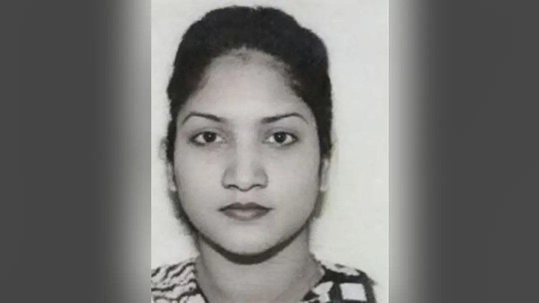 বনশ্রীতে বাসের সঙ্গে মোটরসাইকেলের সংঘর্ষ, প্রাণ গেল শিক্ষিকার