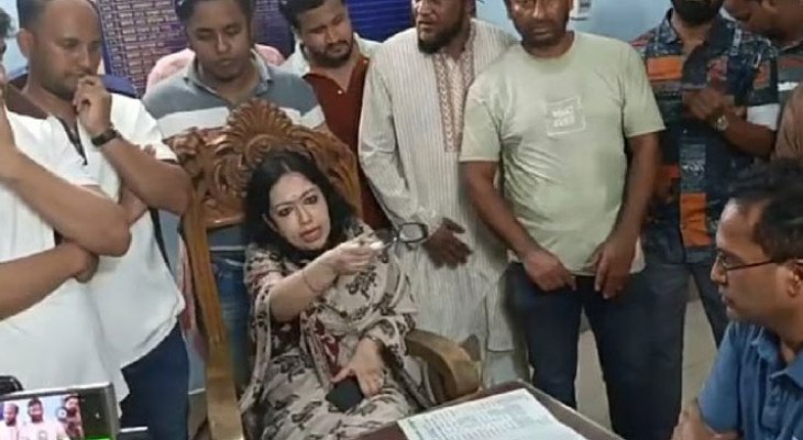 রুমিন ফারহানা ও ওসির বাগ্বিতণ্ডা, থানায় পুলিশের জিডি