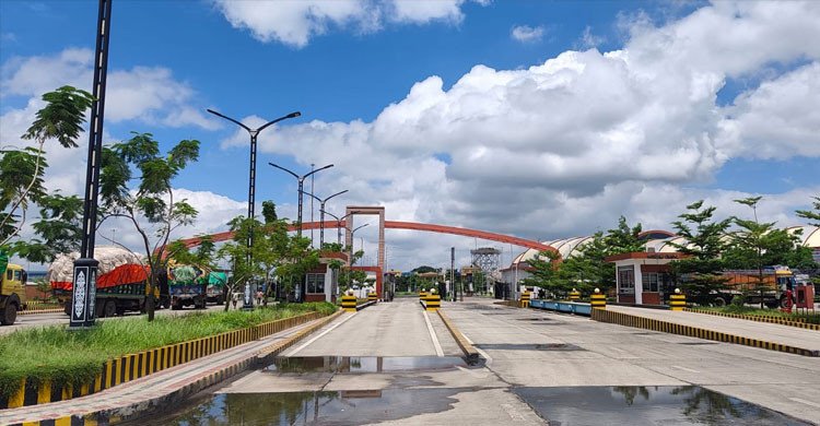 দুর্গাপূজায় বেনাপোল স্থলবন্দর দিয়ে টানা ৮ দিন বন্ধ থাকবে আমদানি-রপ্তানি বানিজ্য  