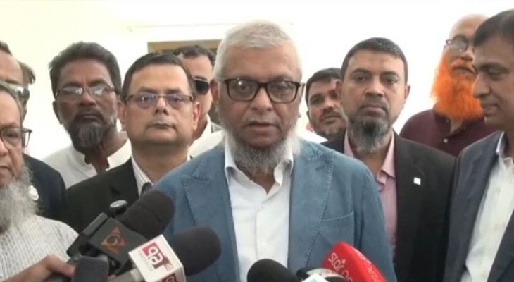 সৌদি বিমানবন্দরে হামলার পর প্রবাসীদের নিয়মিত খোঁজ নিচ্ছে সরকার: প্রবাসীকল্যাণমন্ত্রী