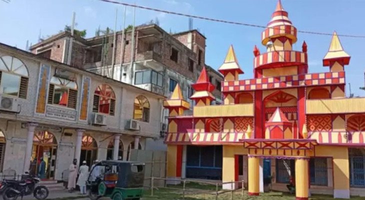 ছয় ফুটের ব্যবধান, সম্প্রীতির বন্ধন: লালমনিরহাটে পাশাপাশি মসজিদ-মন্দির