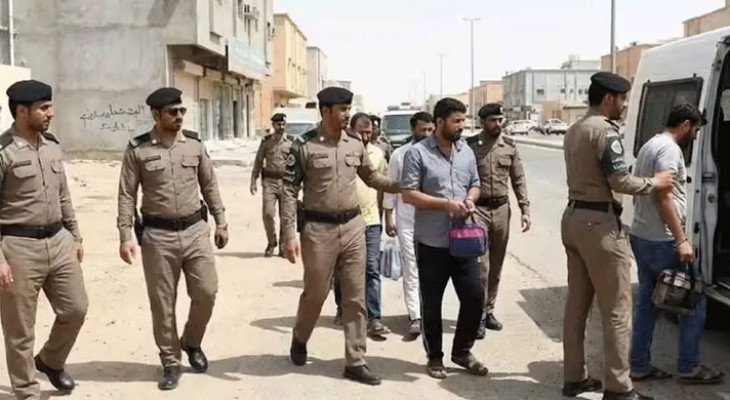 প্রায় আট হাজার নাগরিককে ফেরত পাঠালো সৌদি আরব