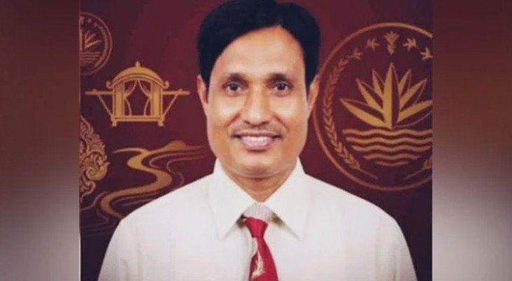 প্রধানমন্ত্রীকে জড়িয়ে ধরতে চাওয়া রাজশাহীর বিভাগীয় কমিশনারকে বদলি