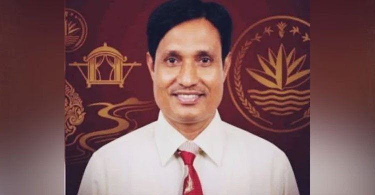 প্রধানমন্ত্রীকে জড়িয়ে ধরতে চাওয়া রাজশাহীর বিভাগীয় কমিশনারকে বদলি