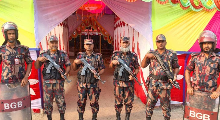 শারদীয় দুর্গাপুজা উপলক্ষ্যে চুয়াডাঙ্গা ও ঝিনাইদহ সীমান্তে নিরাপত্তা জোরদার করেছে বিজিবি